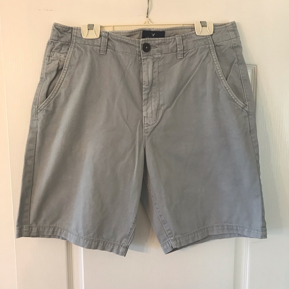American Eagle Men’s flat front shorts